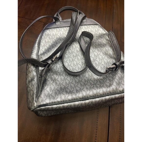 Signature Michael Kors Logo Backpack - Abbey - Medium - Gray/Silver